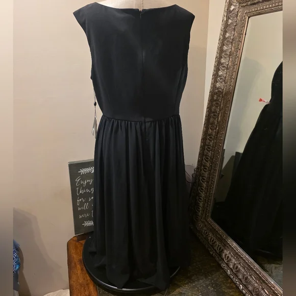 Adrianna Papell Black Sleeveless Scalloped V-Neck Midi Dress. Sz 16.  NWT - Picture 5 of 9